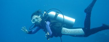 Mika scuba diving at Redang - image by Naohito Kajikawa